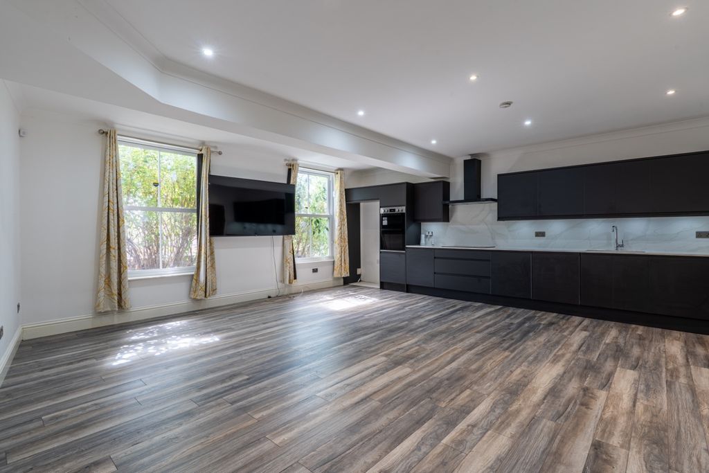 Property photo 1 of 25 5231510
