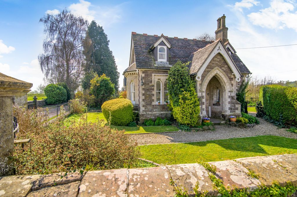 Property photo 2 of 53