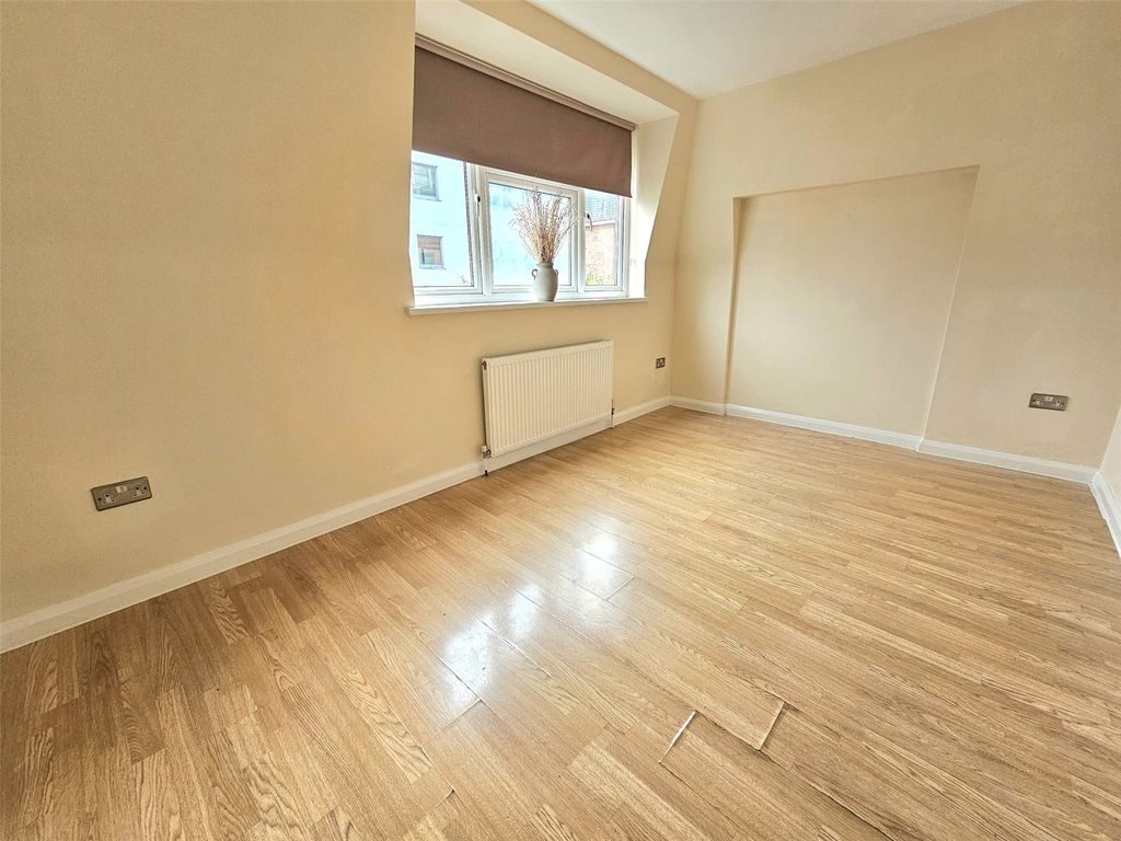 Property photo 2 of 6 Picture No. 05