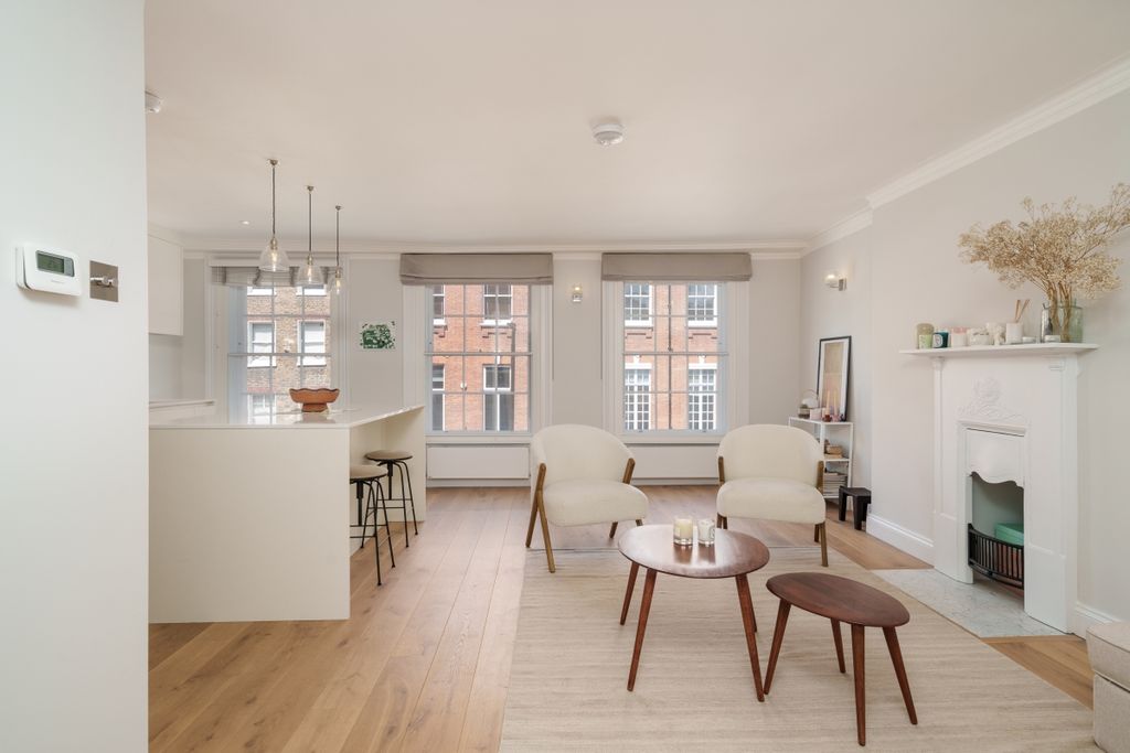 Property photo 1 of 11 Upper Berkeley St...