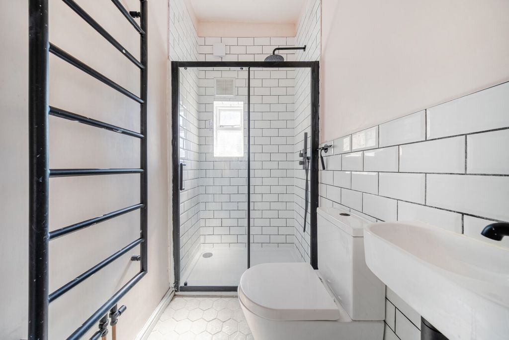 Property photo 2 of 17 1449656-4-69E9Fb1...