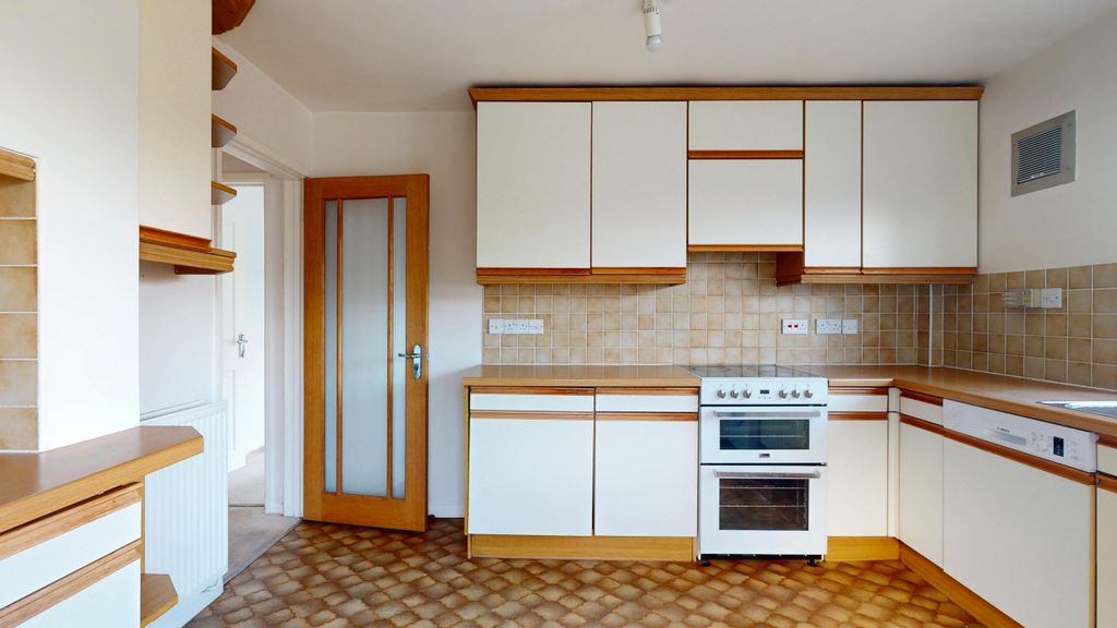 Property photo 2 of 8 Kitchen - Angle 1