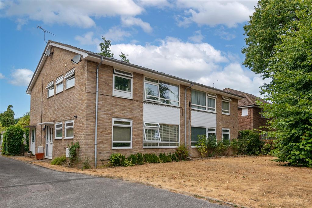Property photo 1 of 14 3C Park Road Externals-8 Sky.Jpg