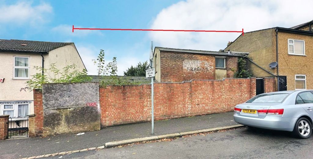 Property photo 1 of 2