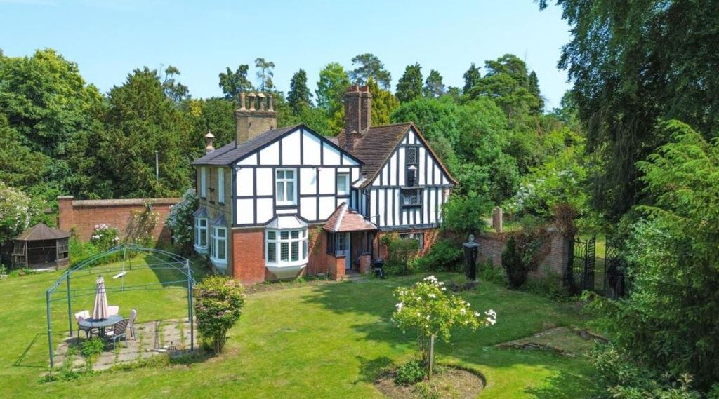 Property photo 2 of 22 P
