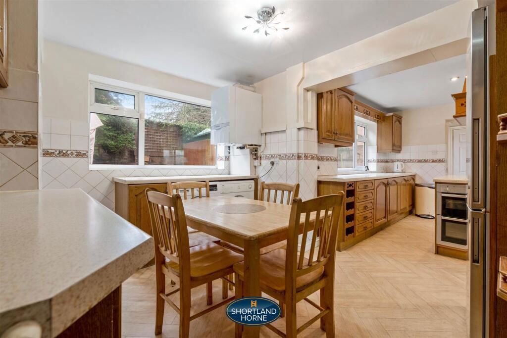Property photo 2 of 33