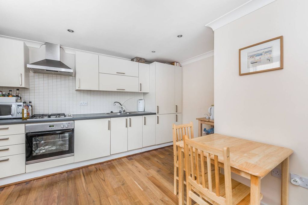 Property photo 1 of 5