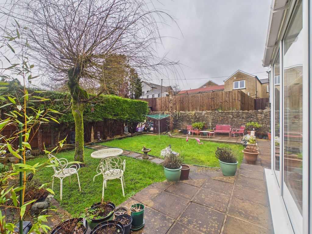 Property photo 3 of 35