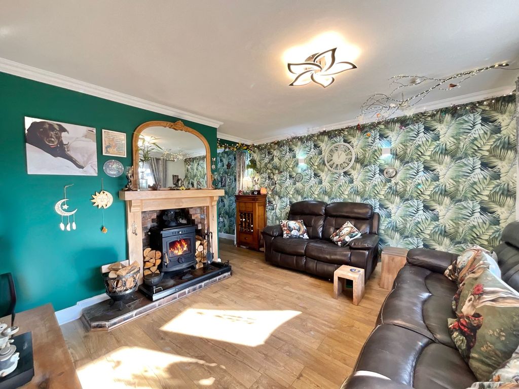 Property photo 2 of 37