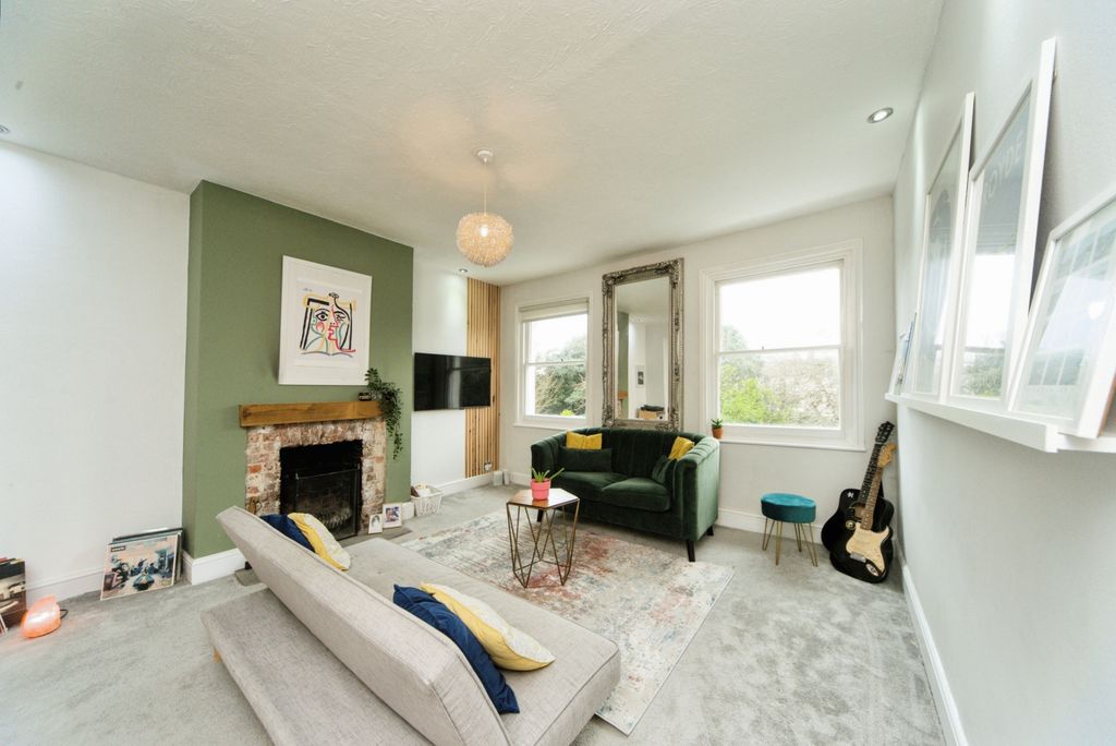Property photo 1 of 17 Photography