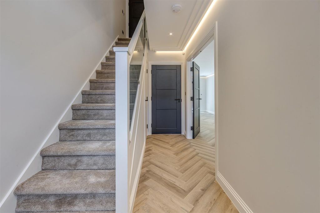 Property photo 2 of 18 0011.Jpg