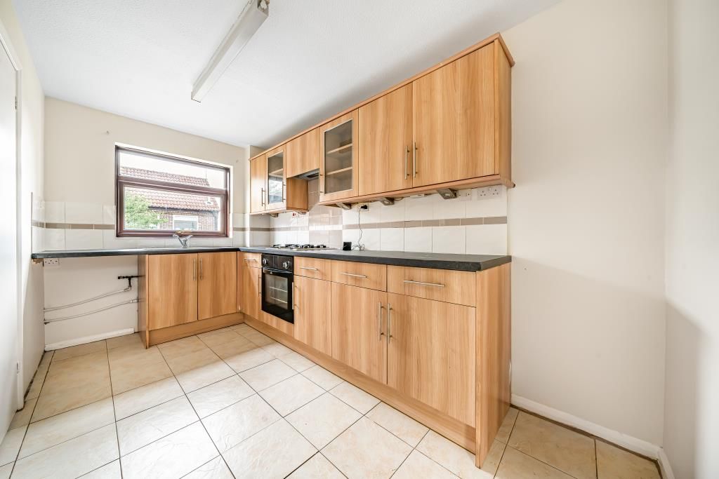 Property photo 2 of 10 Kitchen