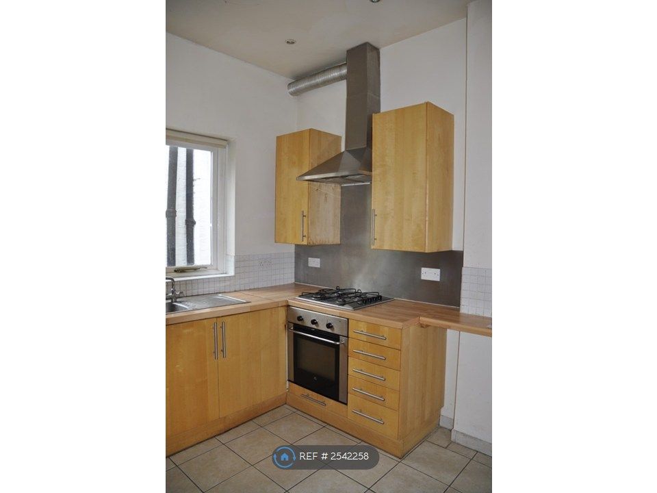 Property photo 2 of 7 Kitchen