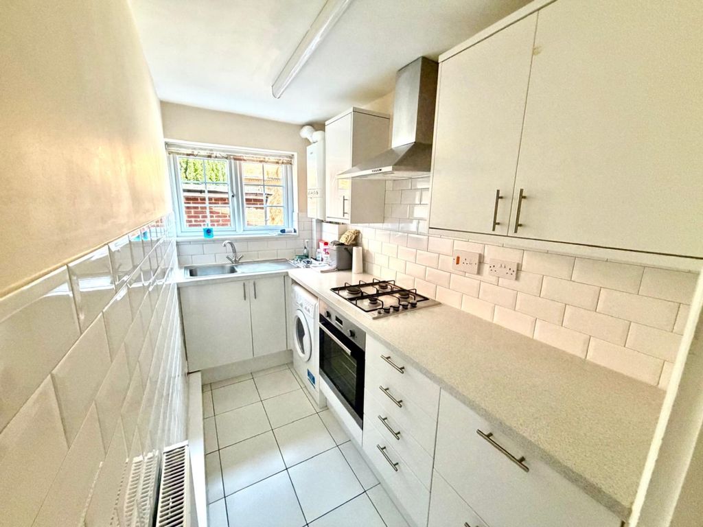Property photo 3 of 5 Kitchen
