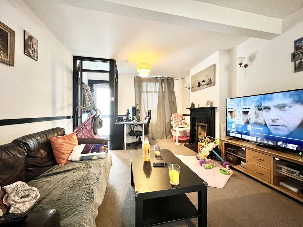 Property photo 3 of 8 Picture 3