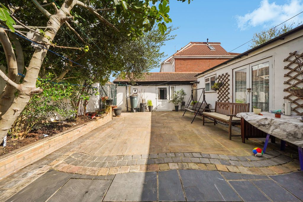 Property photo 3 of 15