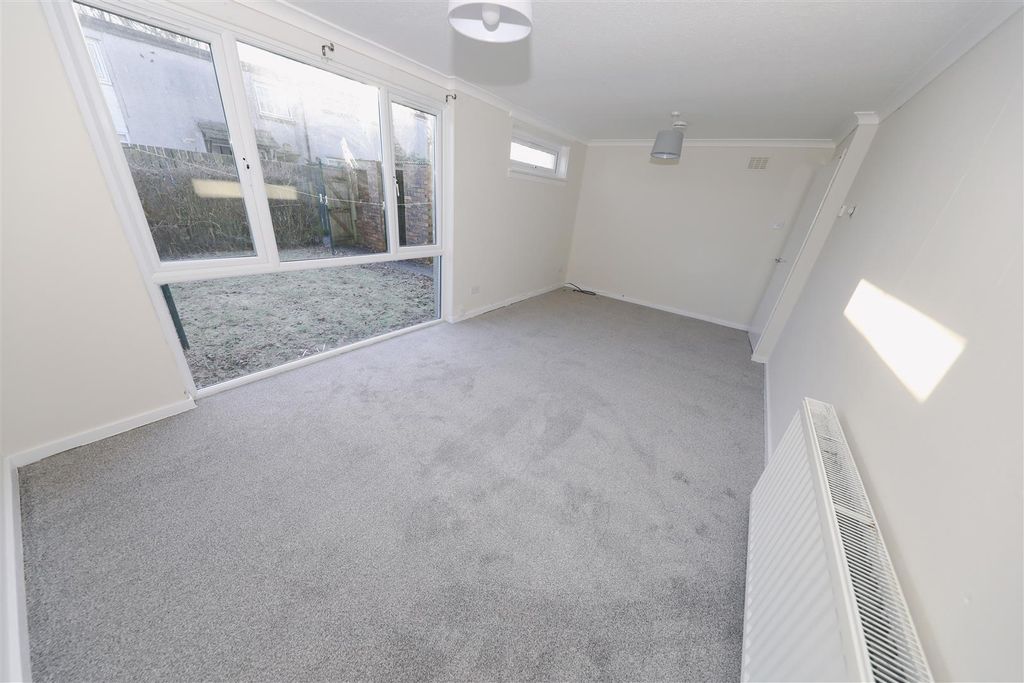 Property photo 3 of 18 c