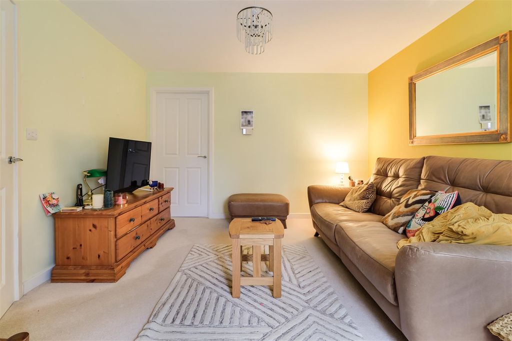 Property photo 3 of 14 Img (16).Jpg