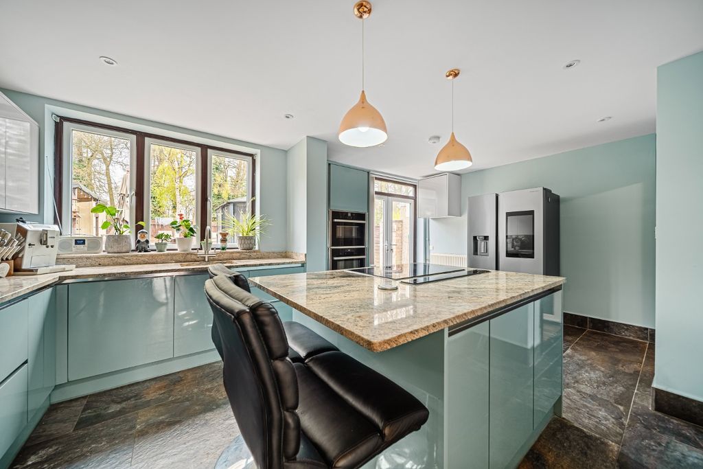 Property photo 1 of 25 4057023