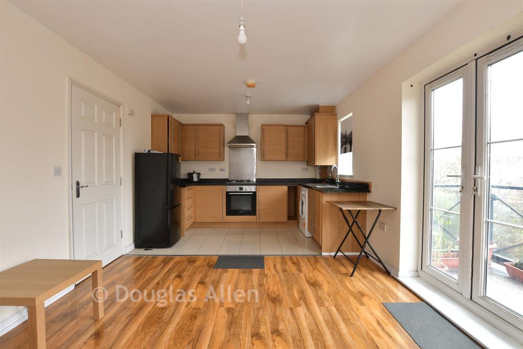 Property photo 1 of 10 Lounge/Kitchen /Dining Room