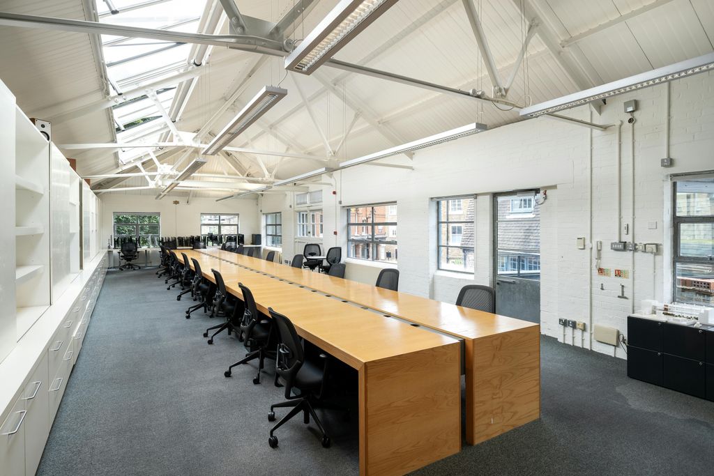 Property photo 2 of 15 1Rawstorneplace17.Jpg