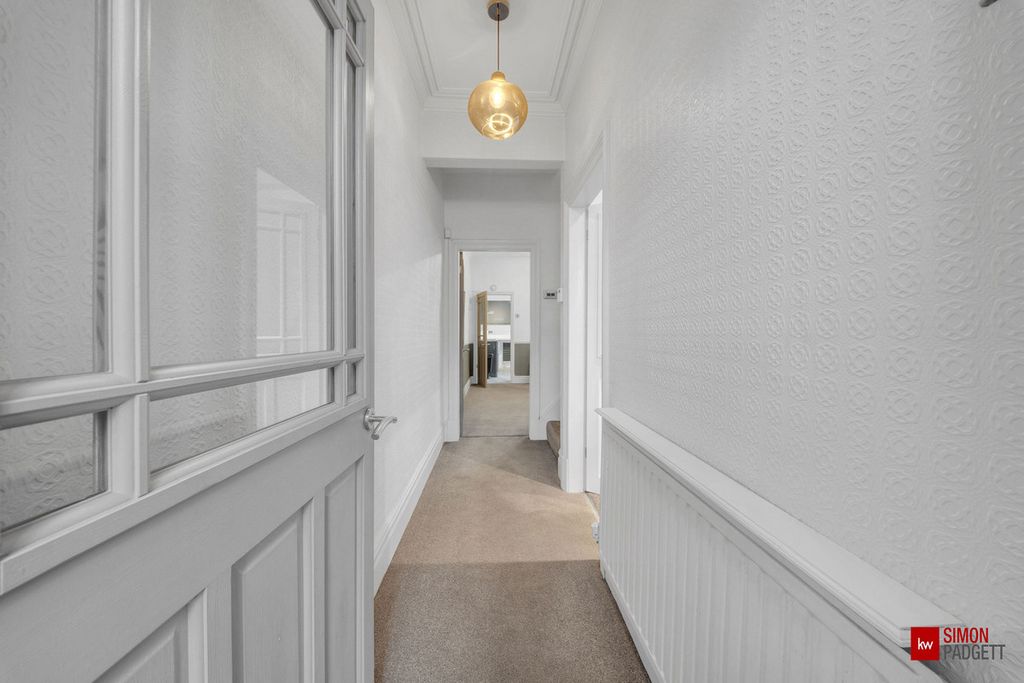 Property photo 2 of 25