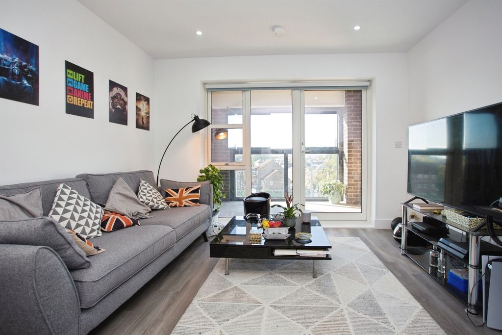 Property photo 2 of 12