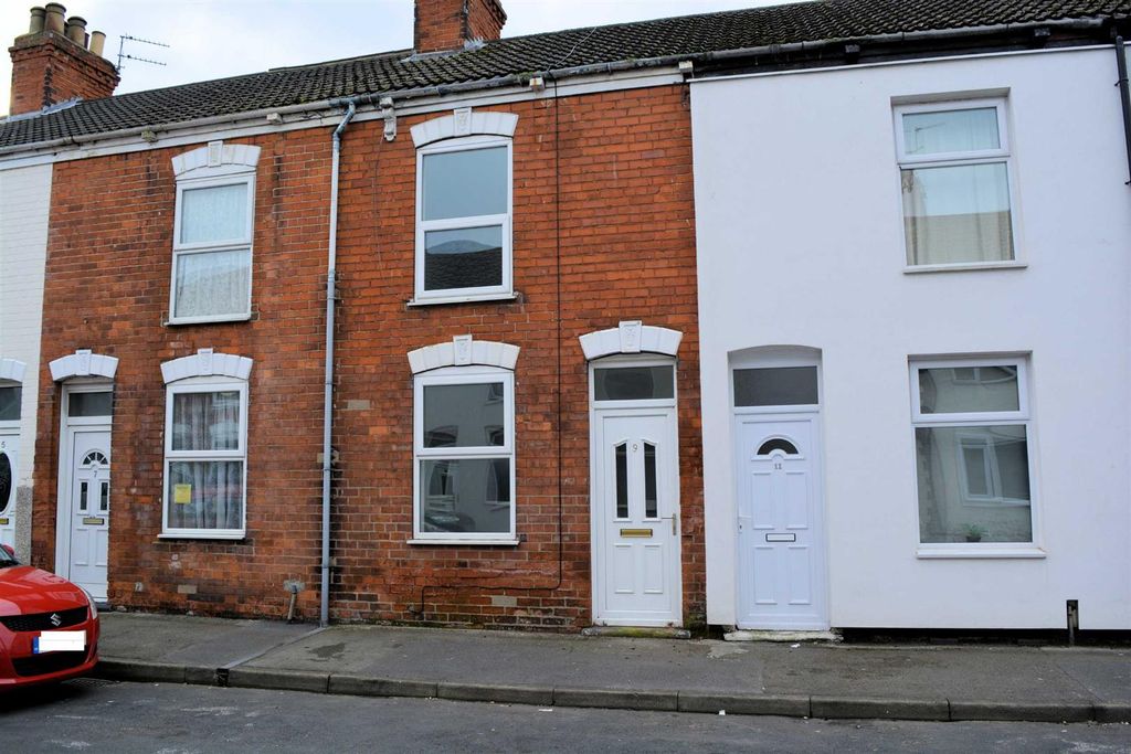 Property photo 1 of 8