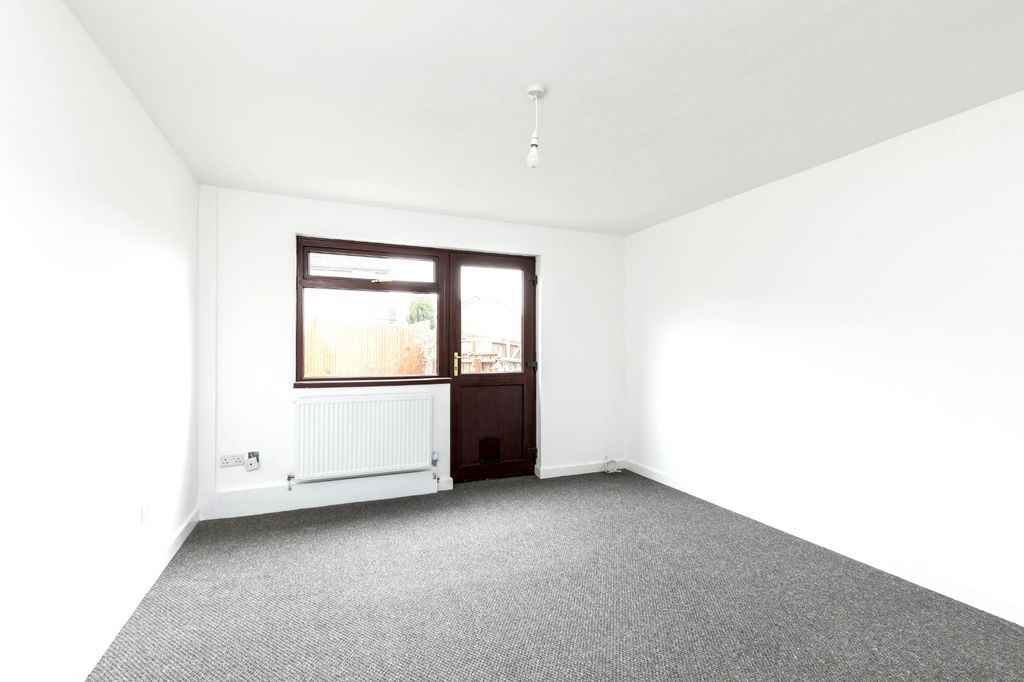 Property photo 2 of 10 Picture No. 25