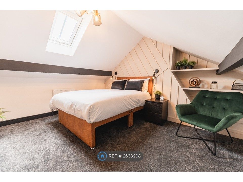 Property photo 1 of 12 Bedroom 5