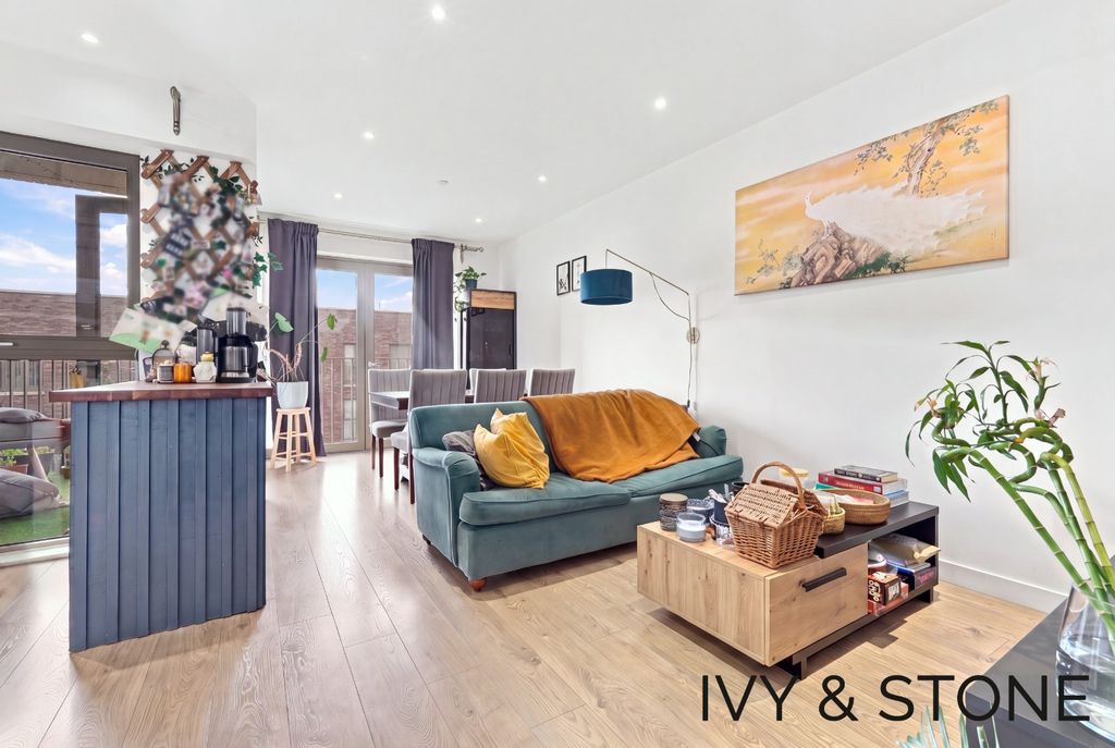 Property photo 1 of 23 5560070