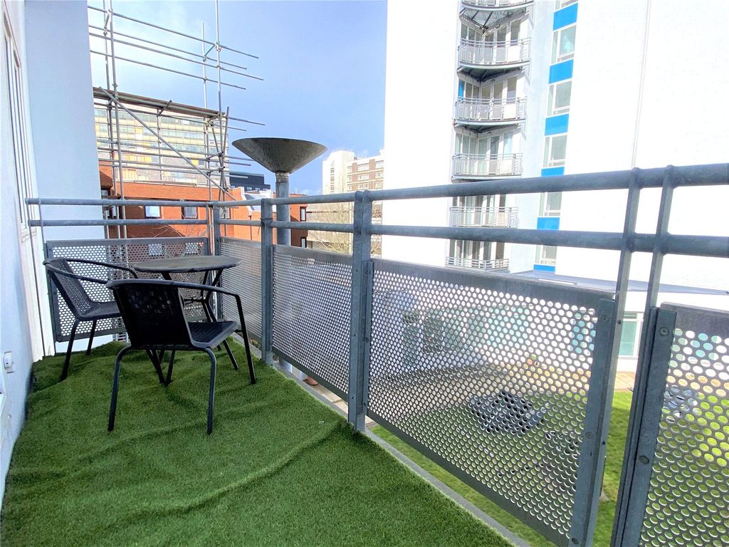 Property photo 2 of 12 Picture No. 17