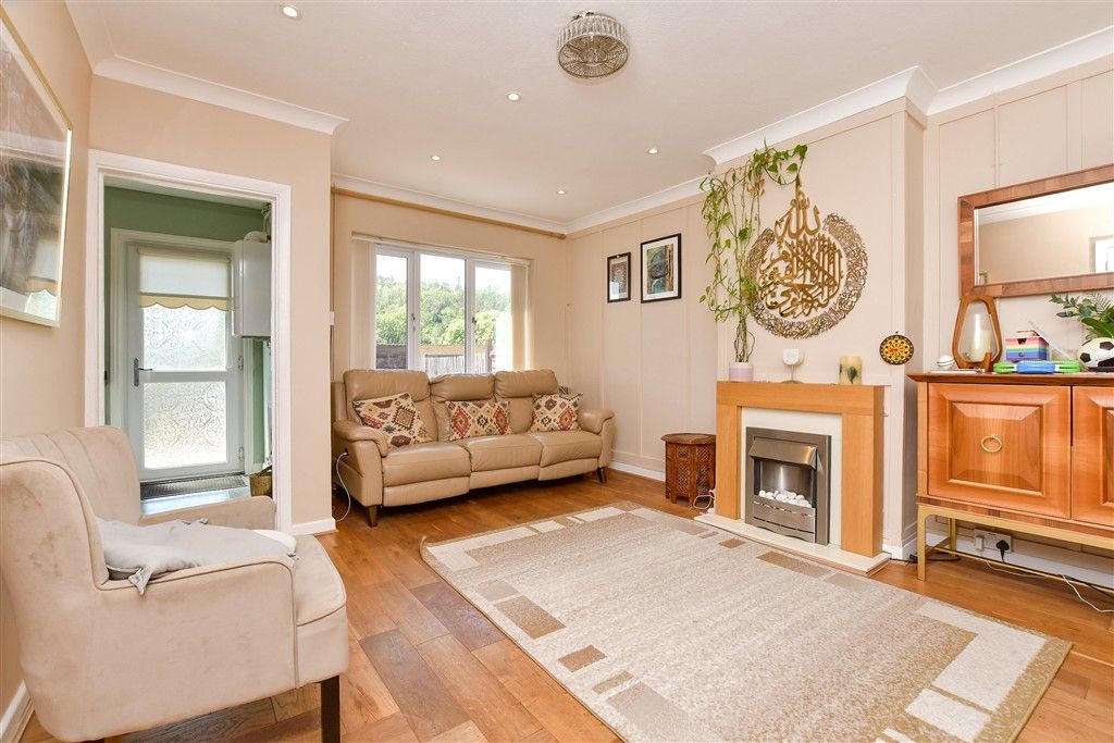 Property photo 3 of 4 Lounge