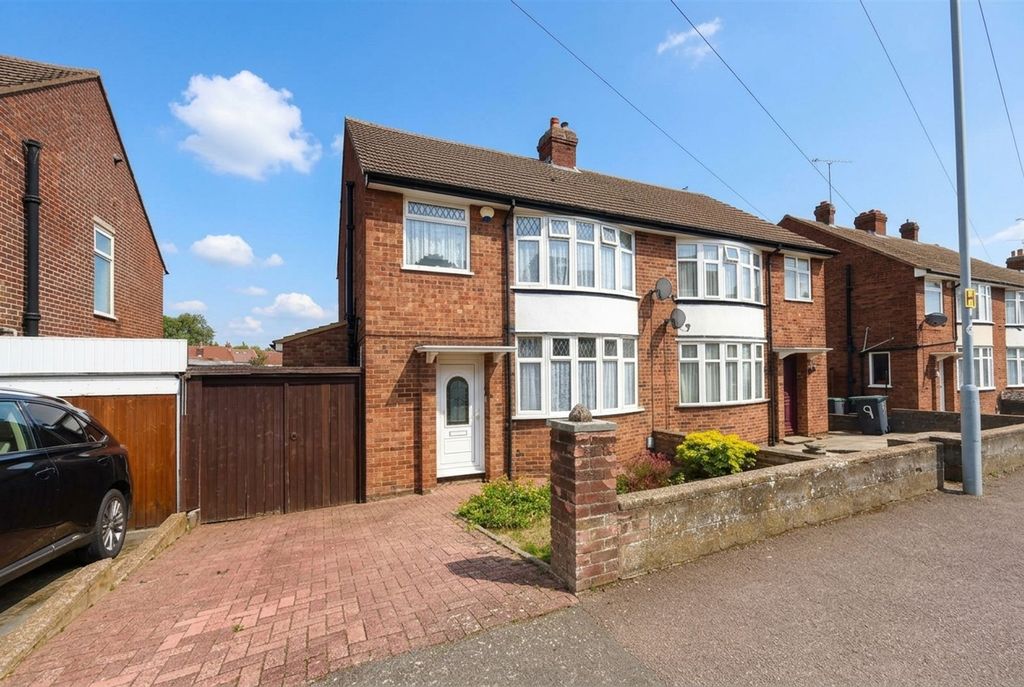 Property photo 1 of 11