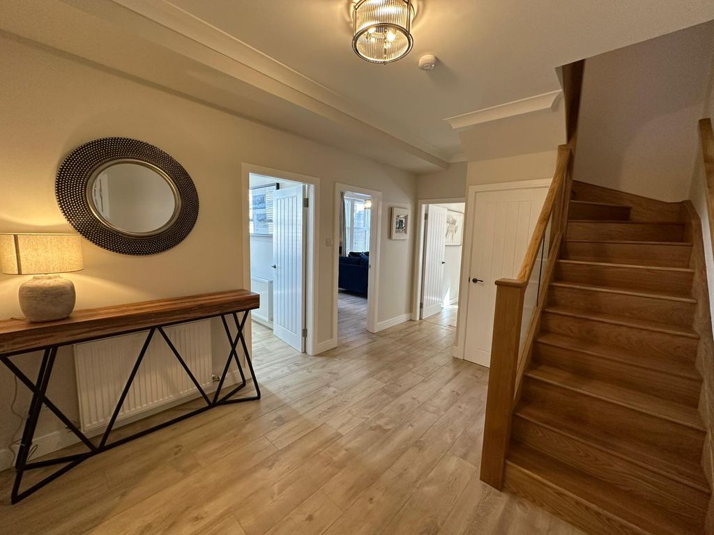 Property photo 2 of 48 Gallery