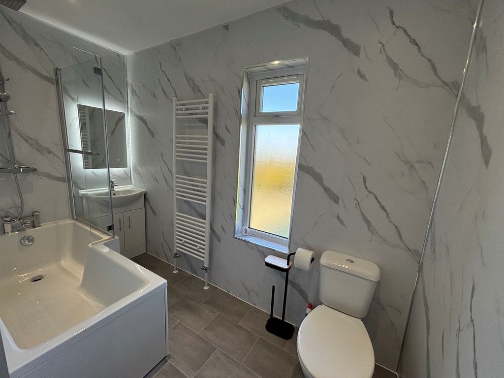 Additional image 7 of 3 bed property to rentTalyclun, Llanelli SA14