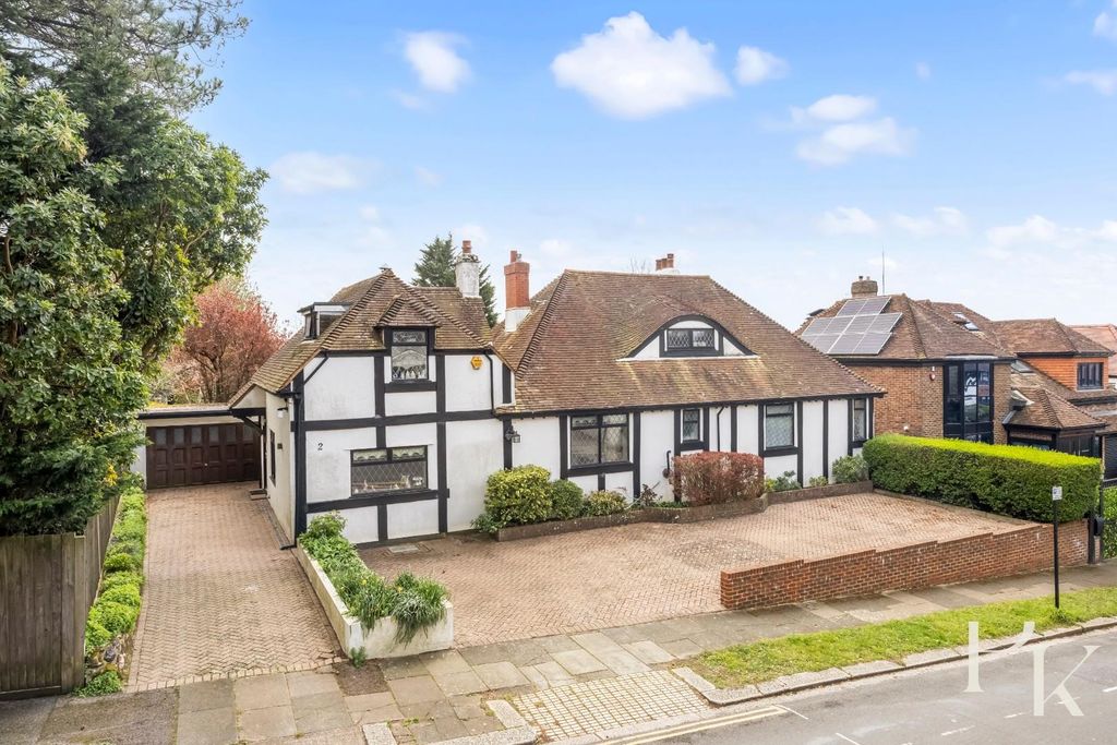 Property photo 3 of 28