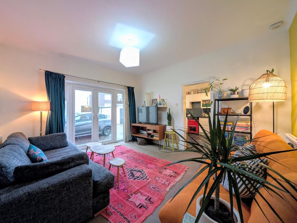 Property photo 2 of 20