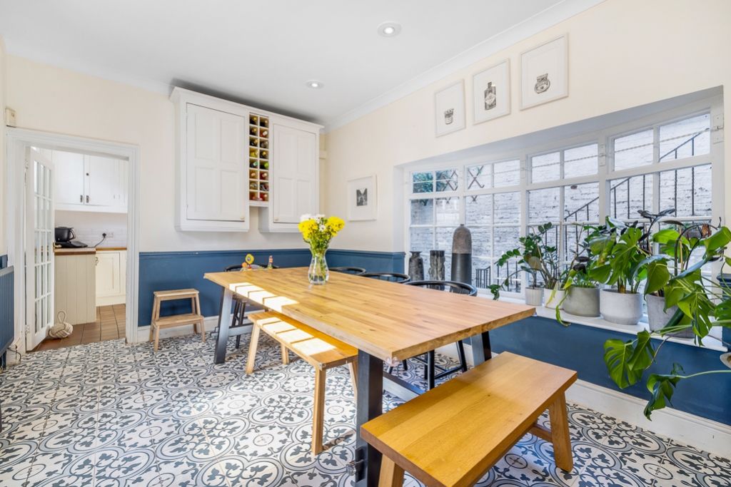 Property photo 3 of 38 29 London Road (Spalding)-23