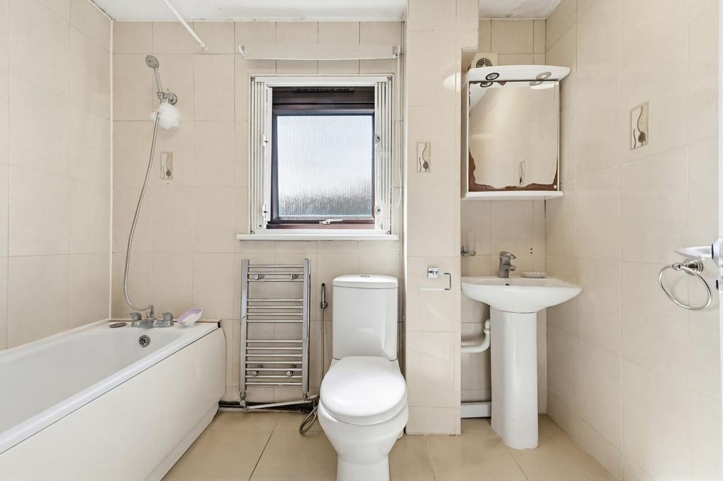Additional image 10 of 3 bed end terrace house for saleLambert Lodge, Layton Road TW8