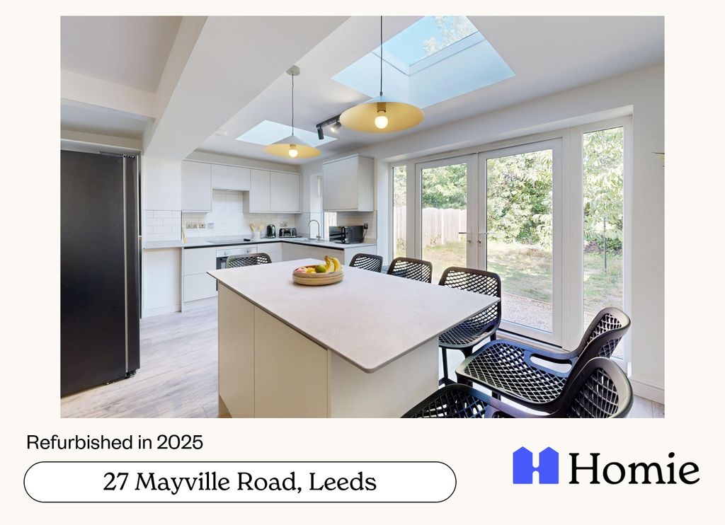 Property photo 1 of 11 Bright, Newly Refurbished Open-Plan Kitchen With A...