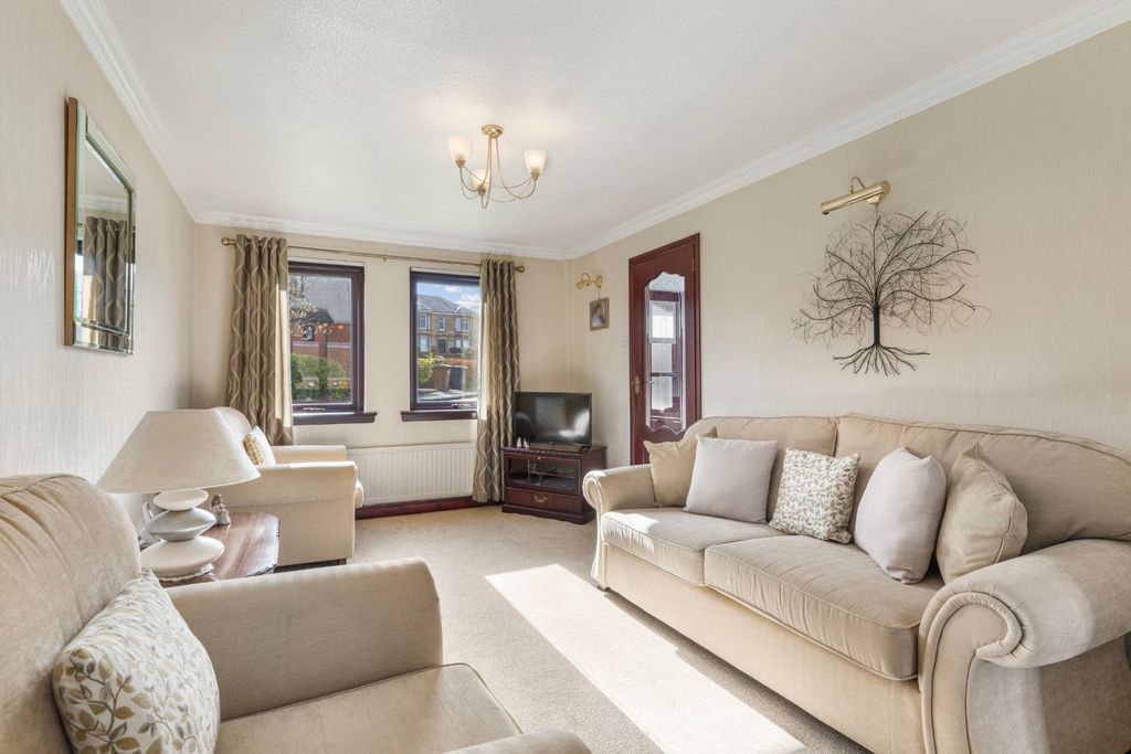 Property photo 2 of 28 Picture No. 14