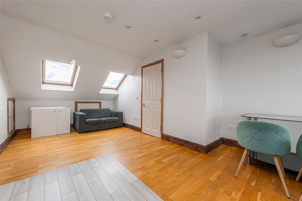 Property photo 3 of 6 Picture No. 07