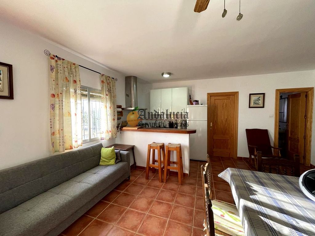 Property photo 3 of 27