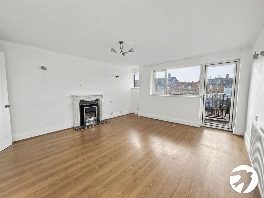 Property photo 3 of 20 Picture No. 04