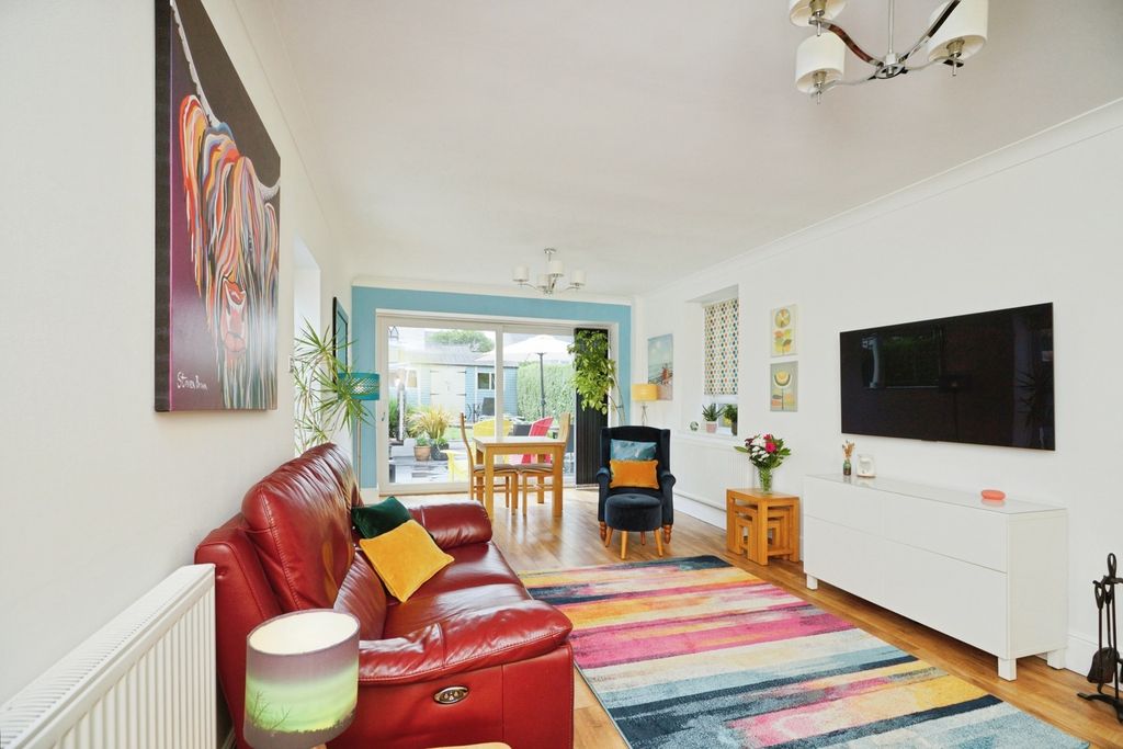 Property photo 3 of 25 Pbox-Img.Jpg