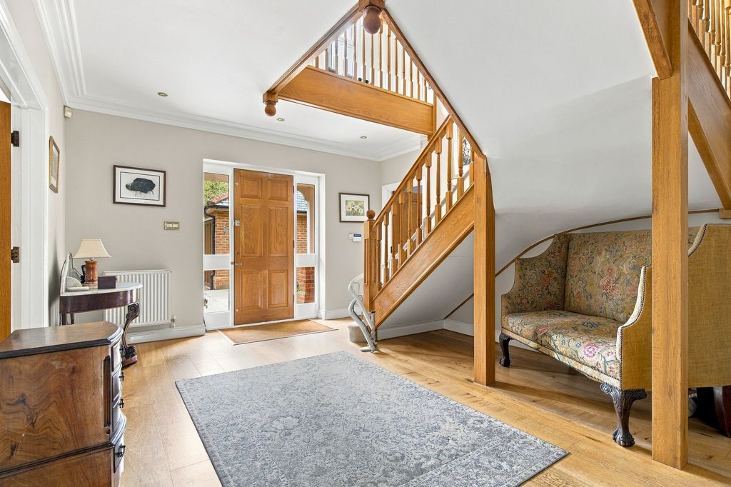 Property photo 2 of 19
