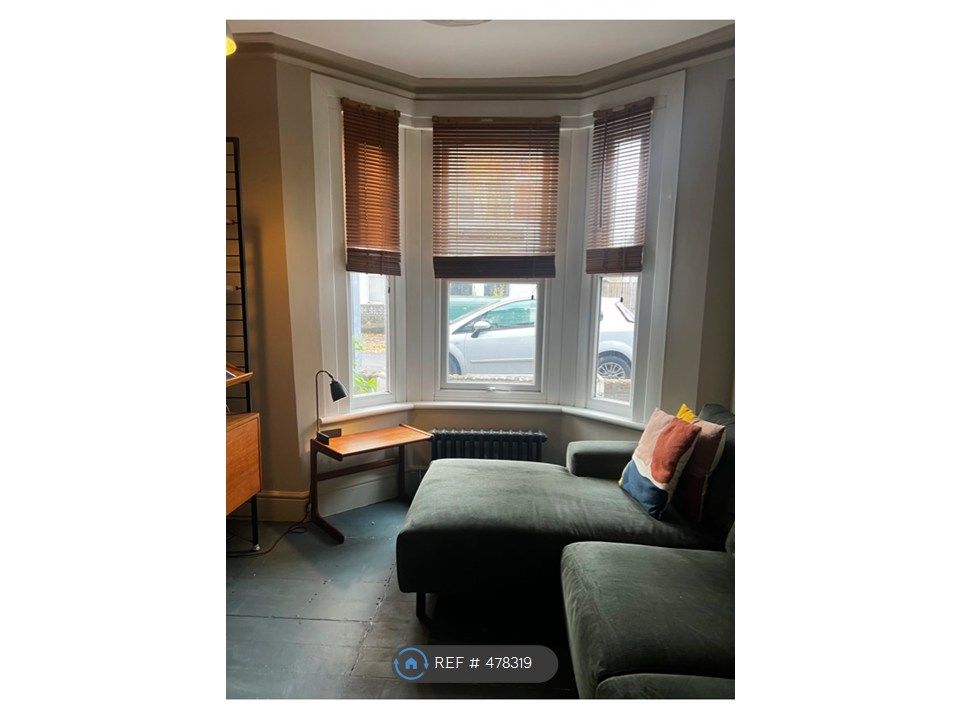 Property photo 1 of 16 Living Room Bay Window