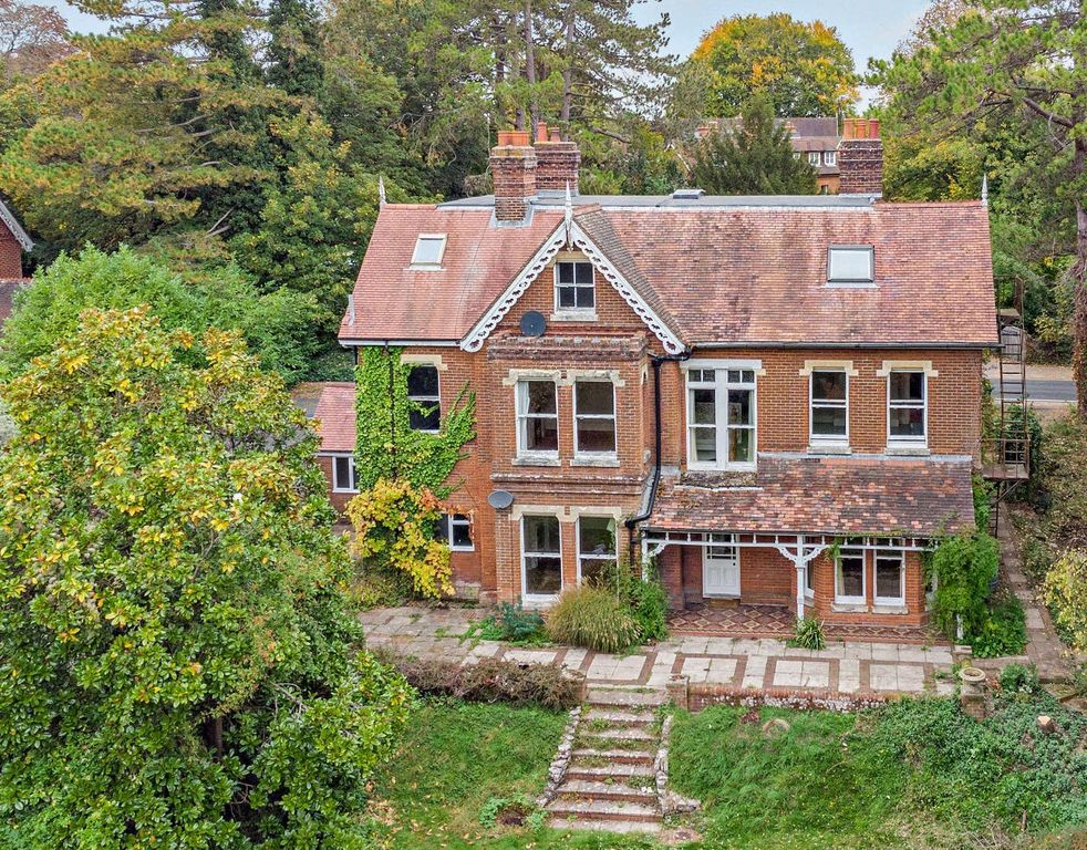 Property photo 2 of 9 Rear