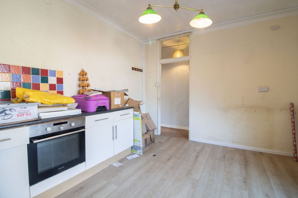 Additional image 8 of 3 bed flat for saleDanygraig Road, Risca NP11